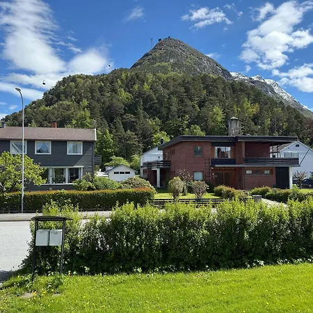 Rum i privatbostad - Loft With Private Bathroom *