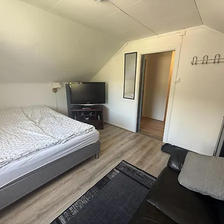 No Shared Spaces - Private Hybel Homestay