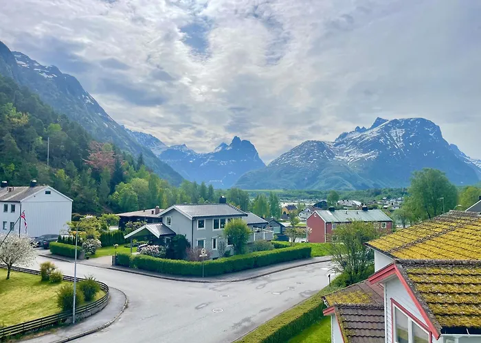 - Loft With Private Bathroom * Åndalsnes